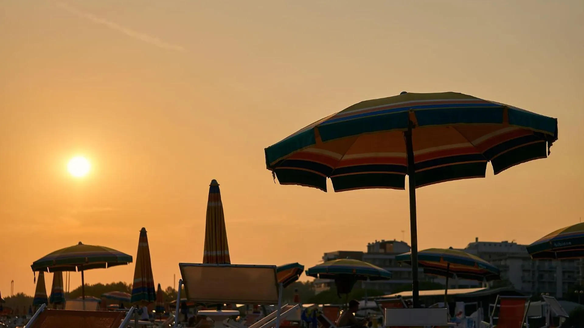 Colorful Suite Overlooking The Sea Bibione