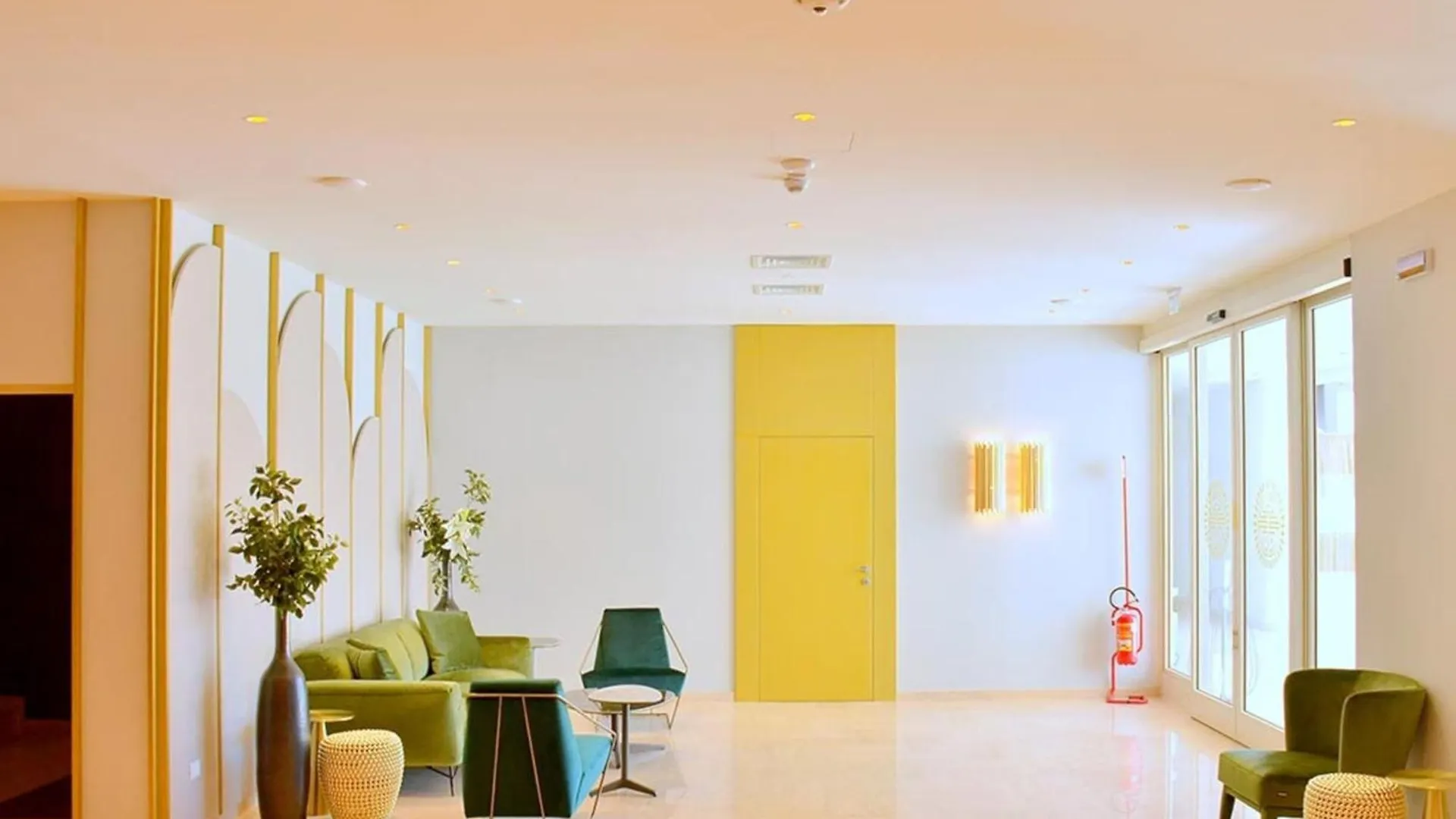 Colorful Suite Overlooking The Sea Bibione