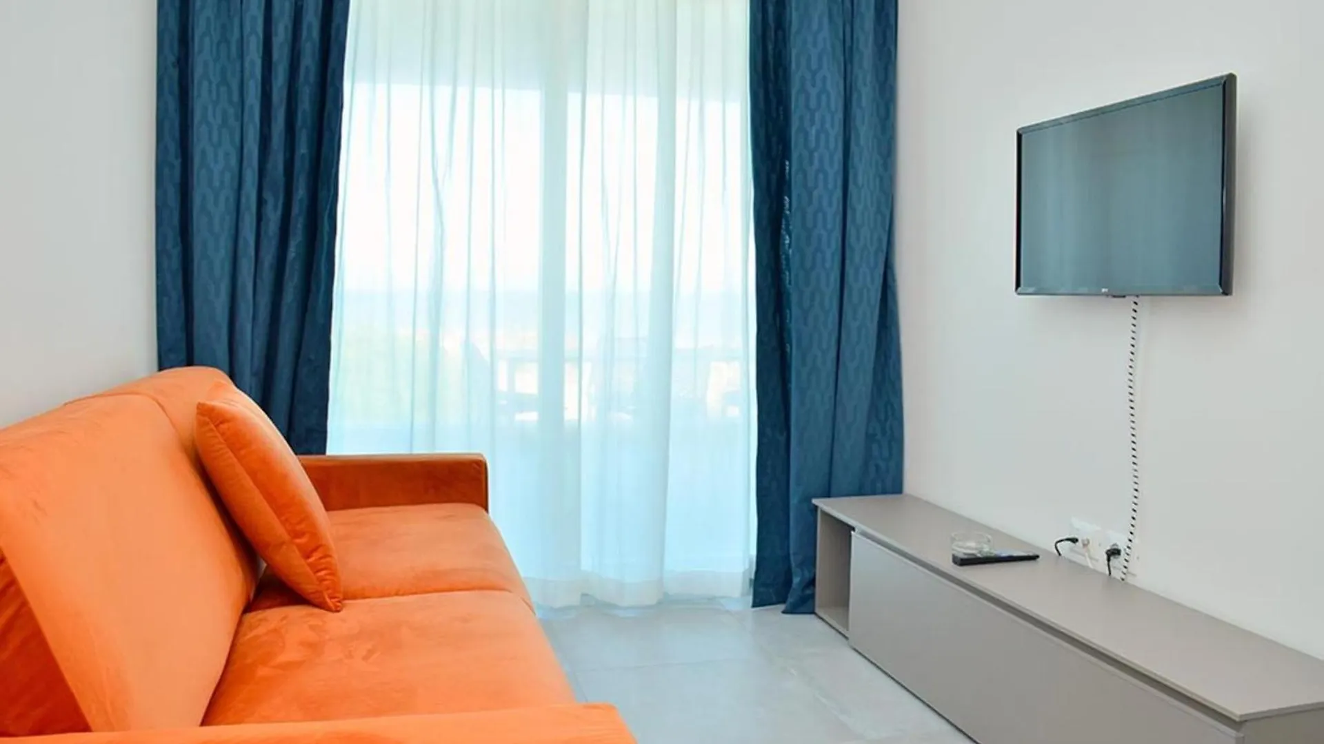 Apartment Colorful Suite Overlooking The Sea Bibione Italy
