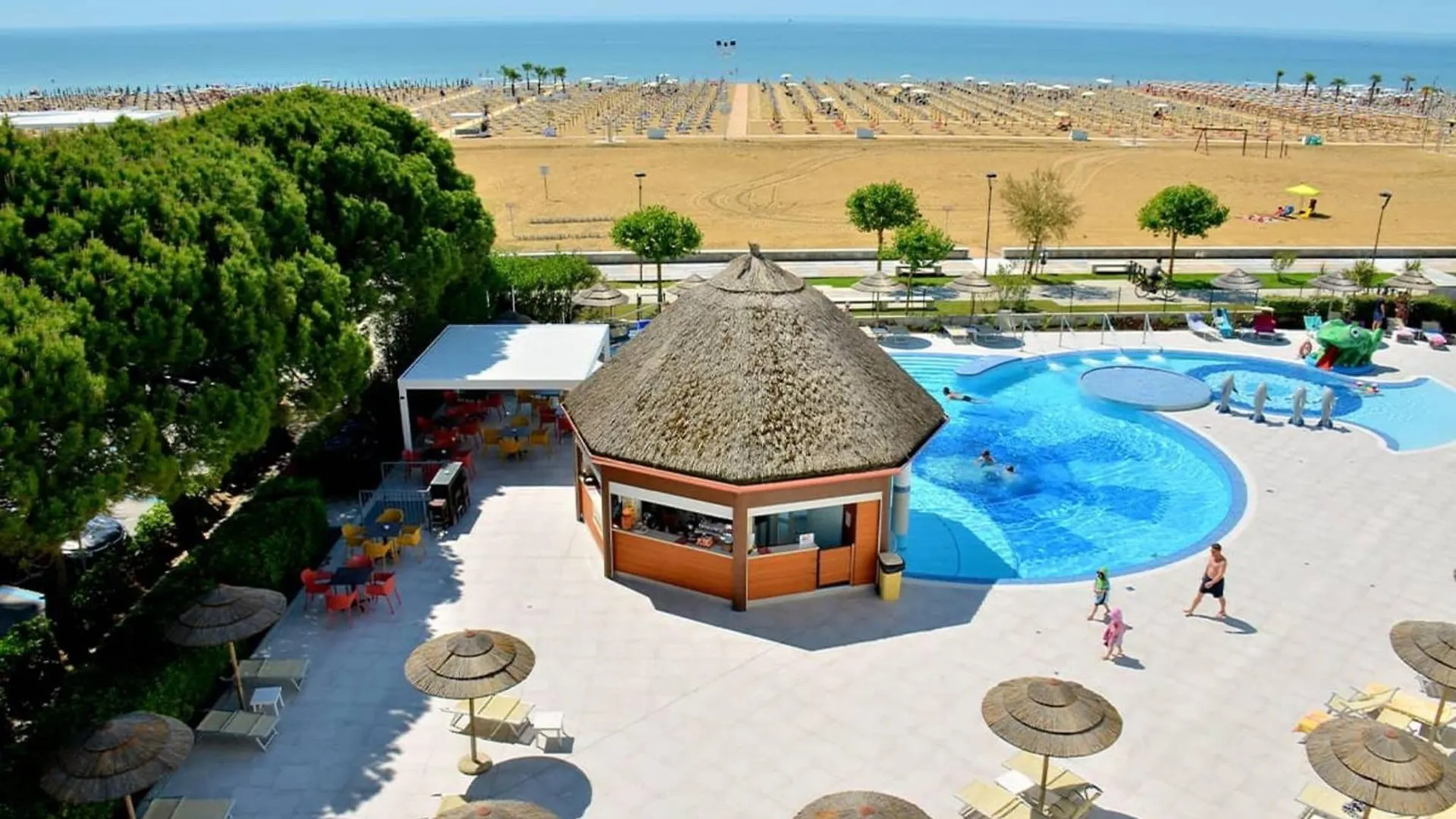 Colorful Suite Overlooking The Sea Bibione Italy